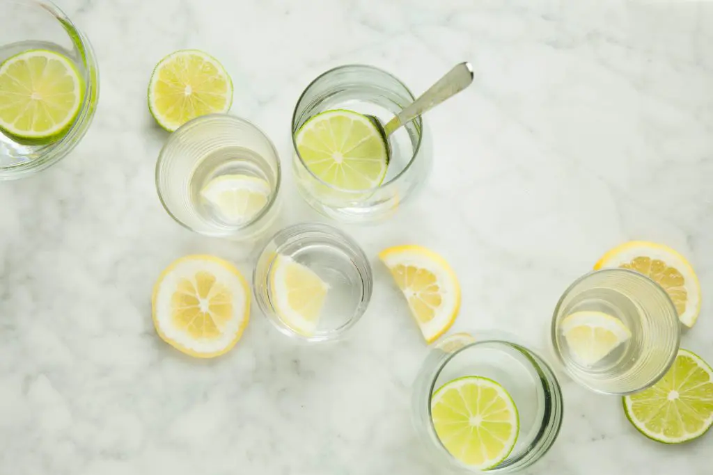nutrition-for-hormonal-balance-lemon-water